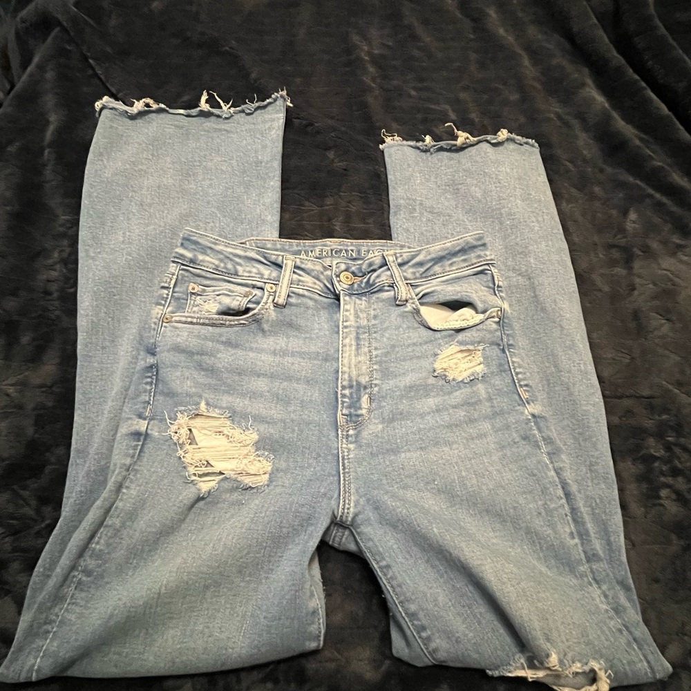 American Eagle Outfitters Women's Distressed Blue Jeans